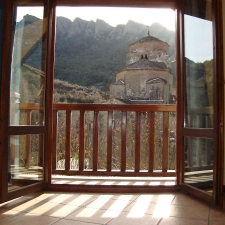 apartamentos turisticos san juan de la peña Santa Cruz De La Seros Bagian luar foto