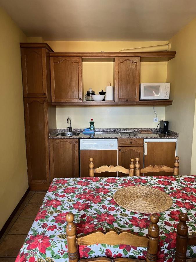 apartamentos turisticos san juan de la peña Santa Cruz De La Seros Bagian luar foto