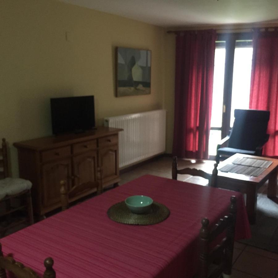 apartamentos turisticos san juan de la peña Santa Cruz De La Seros Bagian luar foto